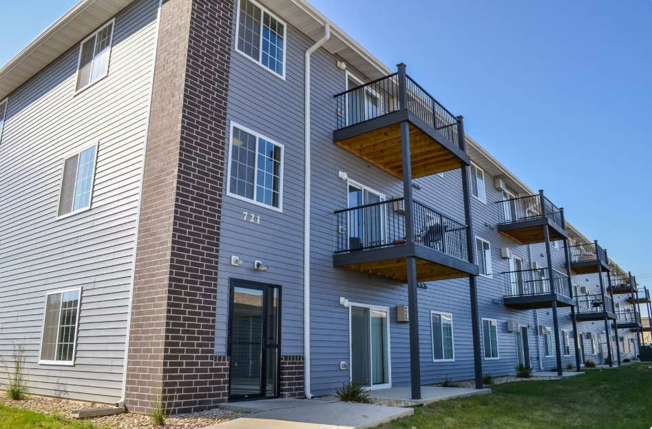 721 8th Street Southwest - 211